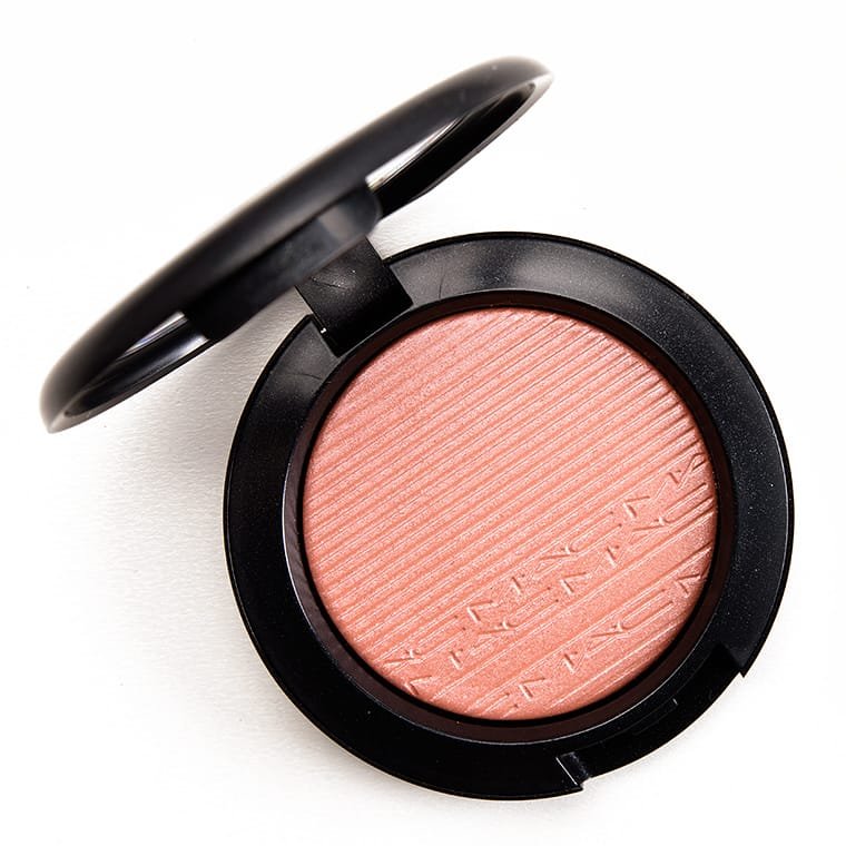 IMG-20251113-WA0164 MAC Extra Dimension Skinfinish highlighter in the shade "Fairly Precious". - Image 1