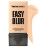 HUDA BEAUTY  Easy Blur Natural Airbrush Foundation with Niacinamide Color: Shortbread 200B - Light skin with pinky-beige undertones Size / 30 mL