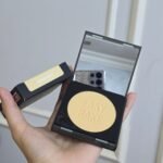Shade Banana Bread Huda Beauty Easy Bake and Snatch Brightening and Setting Powder